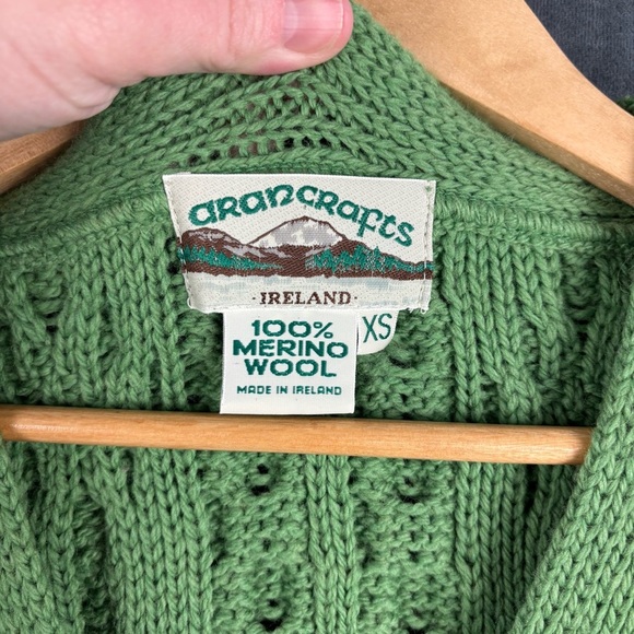 Aran Crafts 100% Merino Wool —made in Ireland Cable Knit Cardigan oversized XS - Picture 3 of 10
